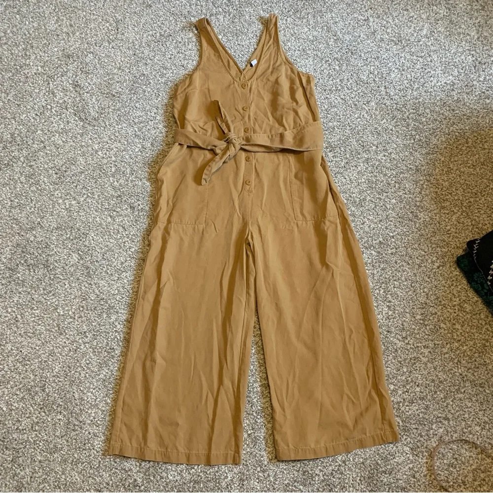 [Old Navy] Wide Leg Tie Waist Jumpsuit - Picture 8 of 9